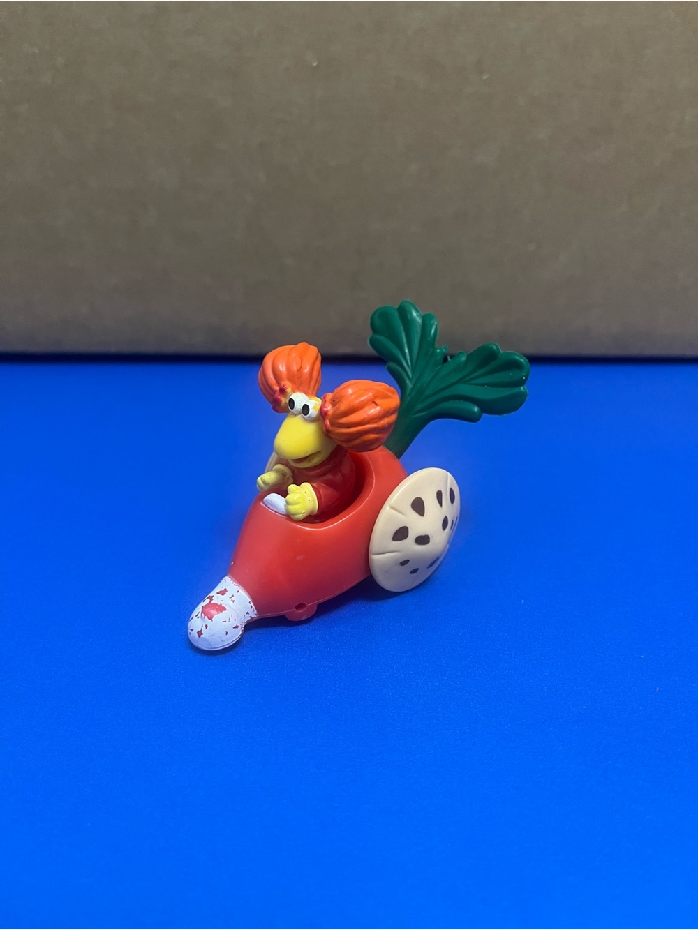Vintage 1988 McDonalds Toy Fraggle Rock Red Fraggle in Radish Car